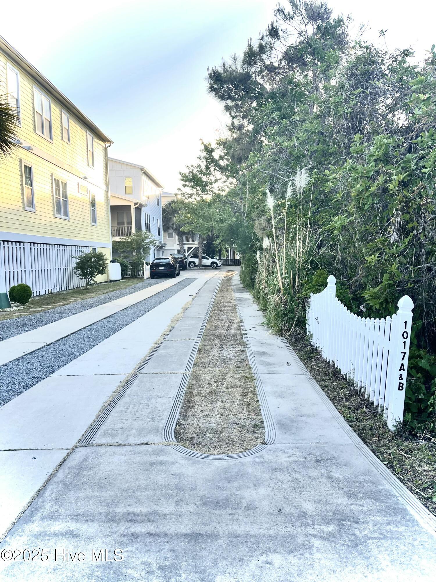 1017 Trout Lane, Unit B