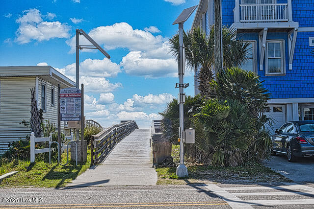 1017 Trout Lane, Unit B