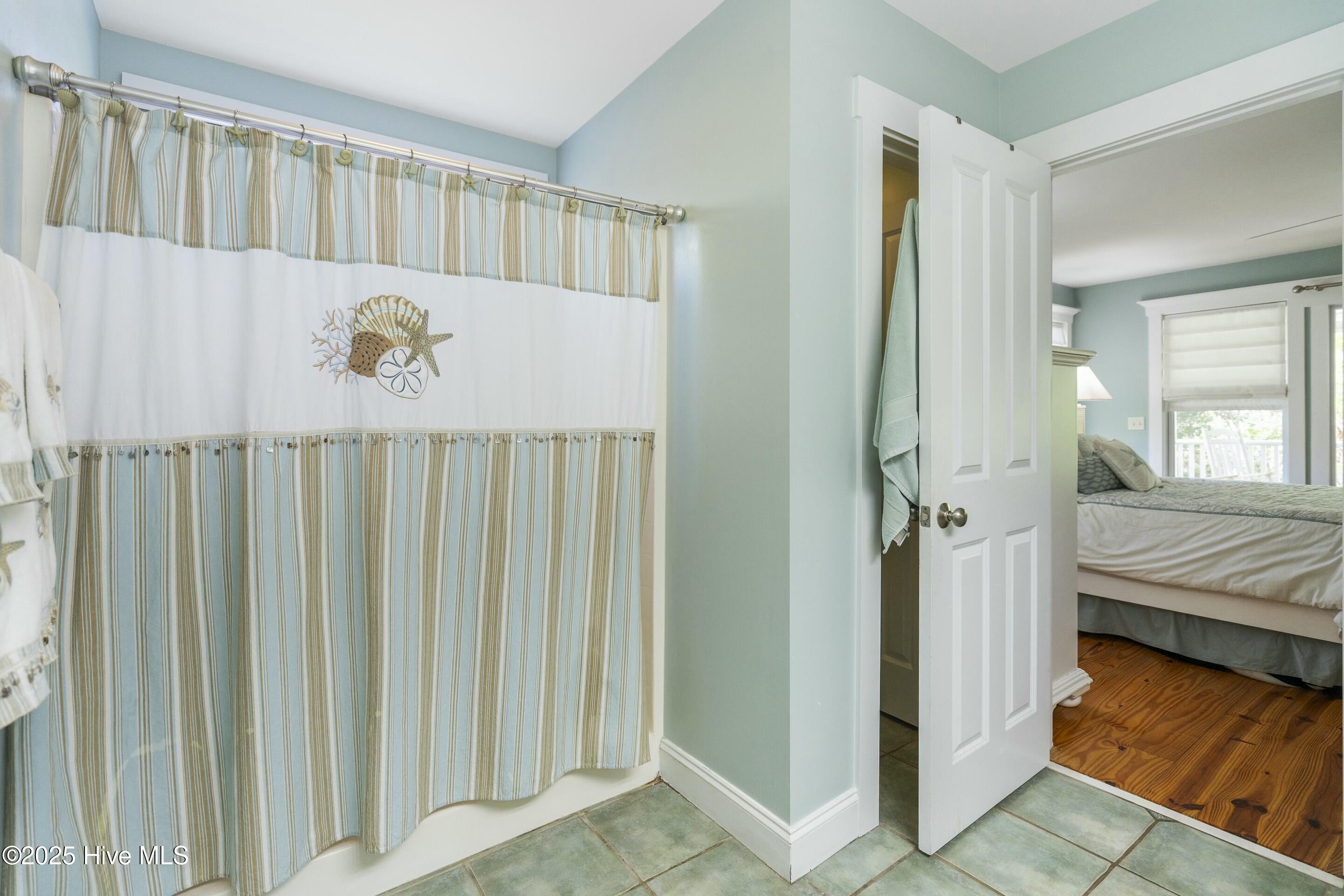 1017 Trout Lane, Unit B