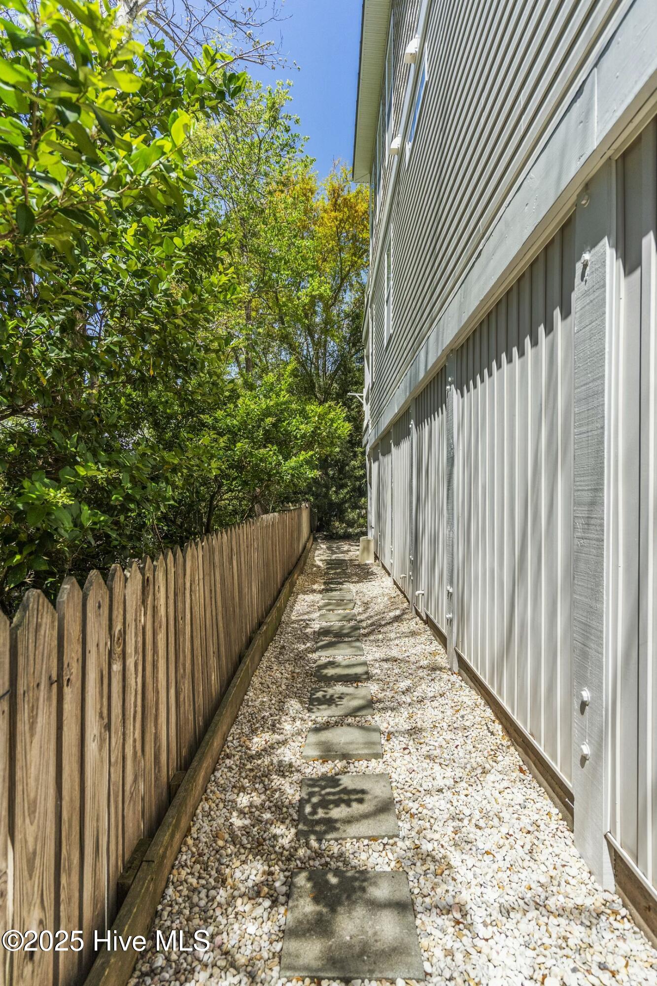 1017 Trout Lane, Unit B