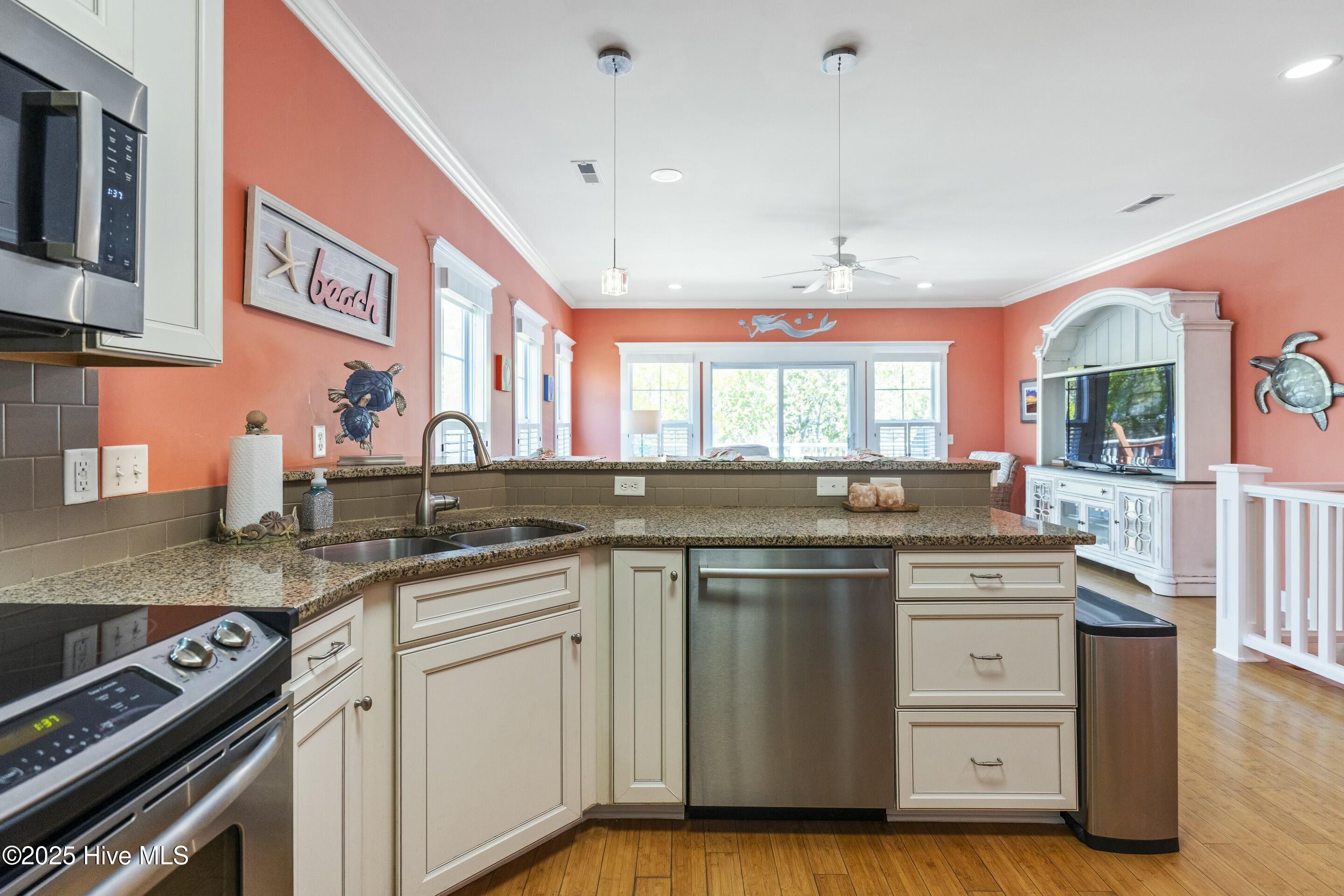 1017 Trout Lane, Unit B