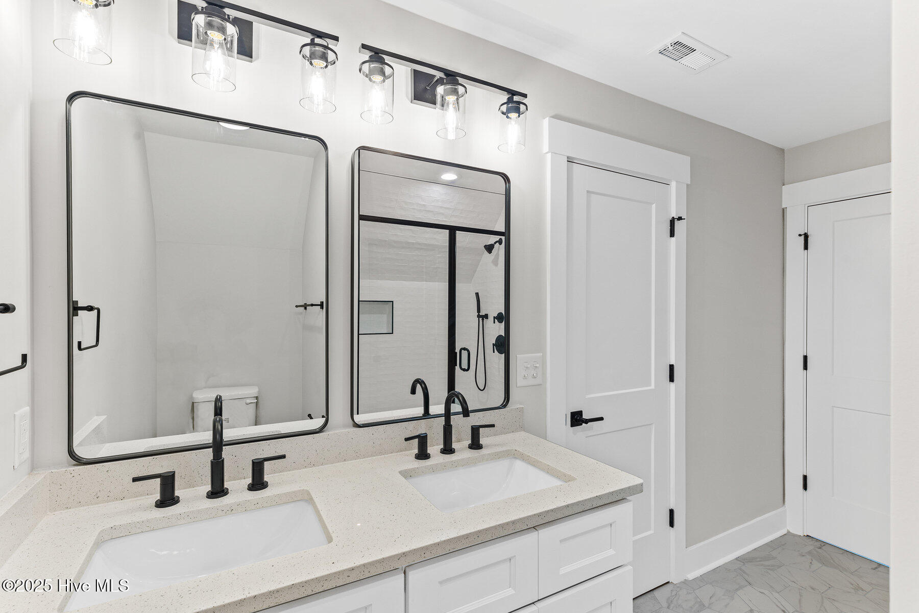 404 E Blackbeard Road