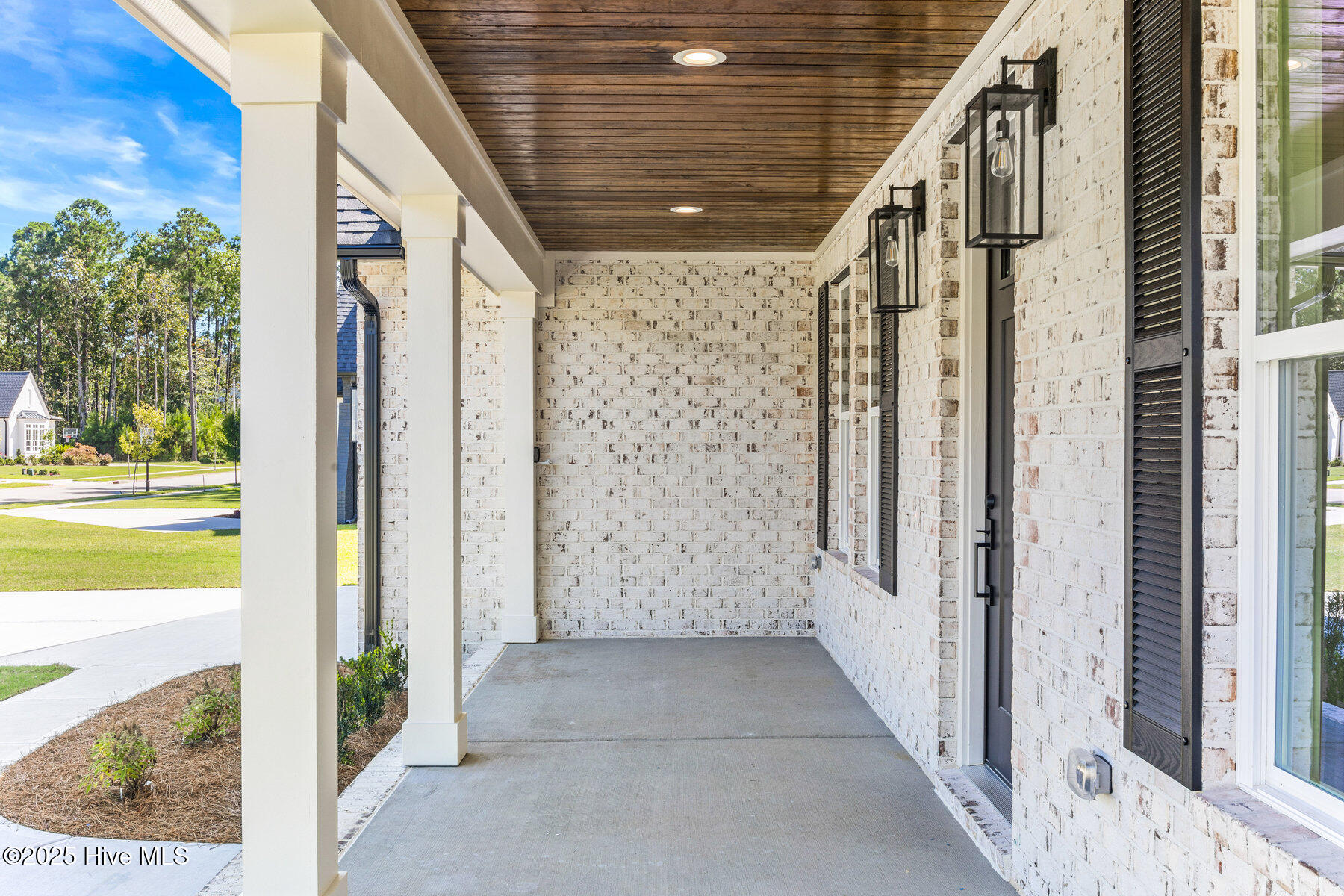 404 E Blackbeard Road