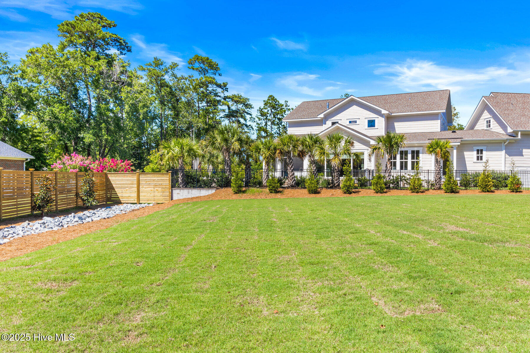 404 E Blackbeard Road