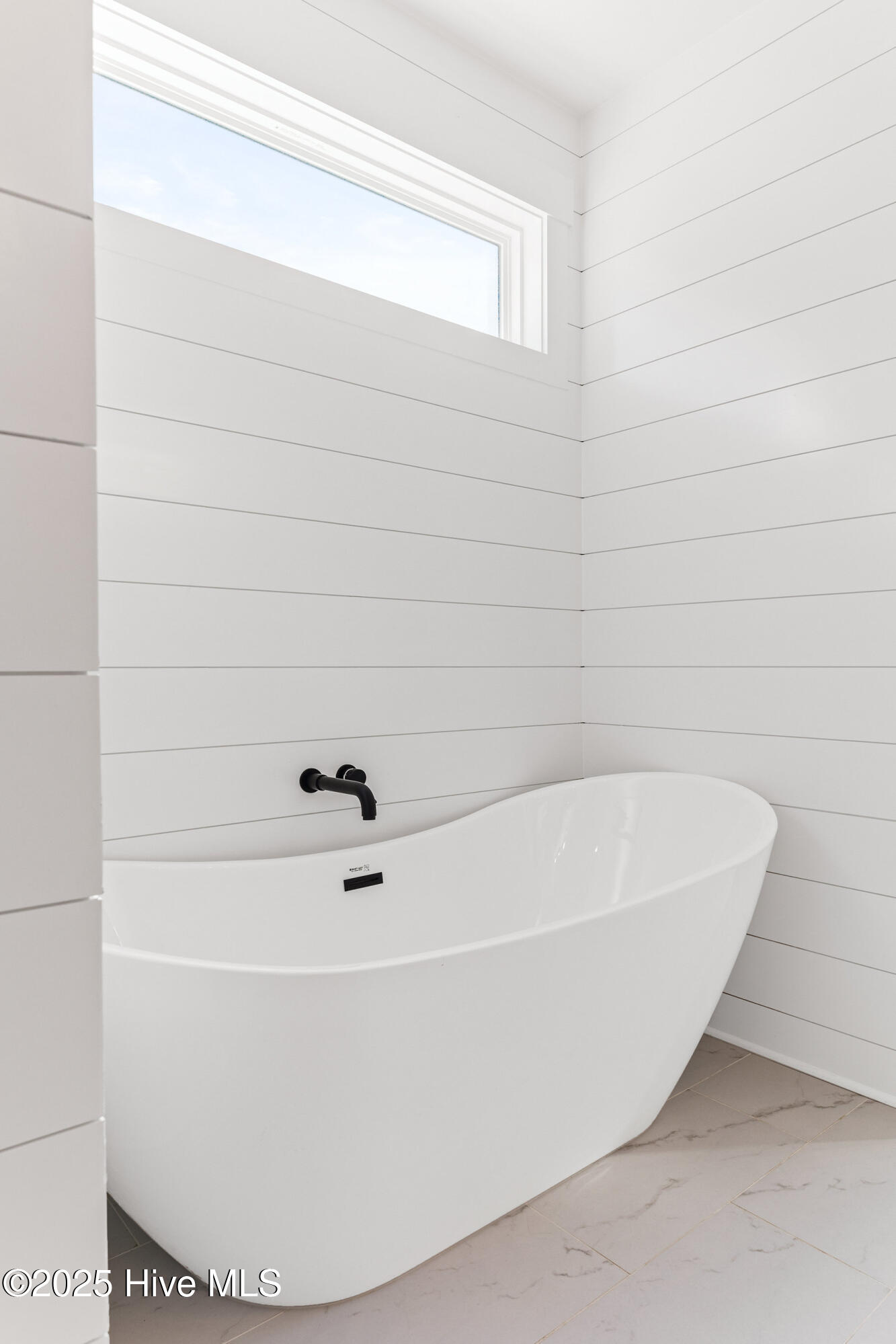 404 E Blackbeard Road