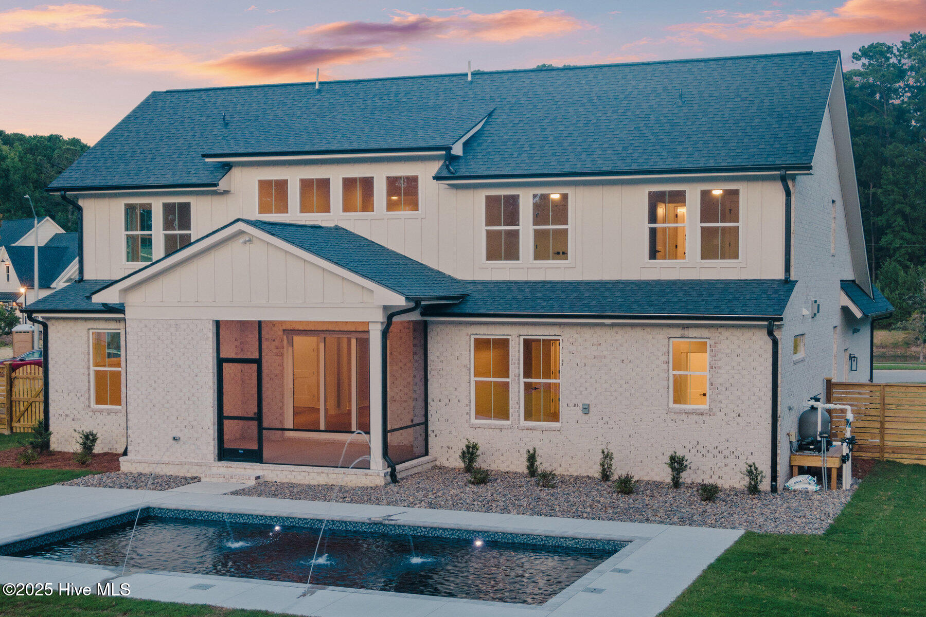 404 E Blackbeard Road