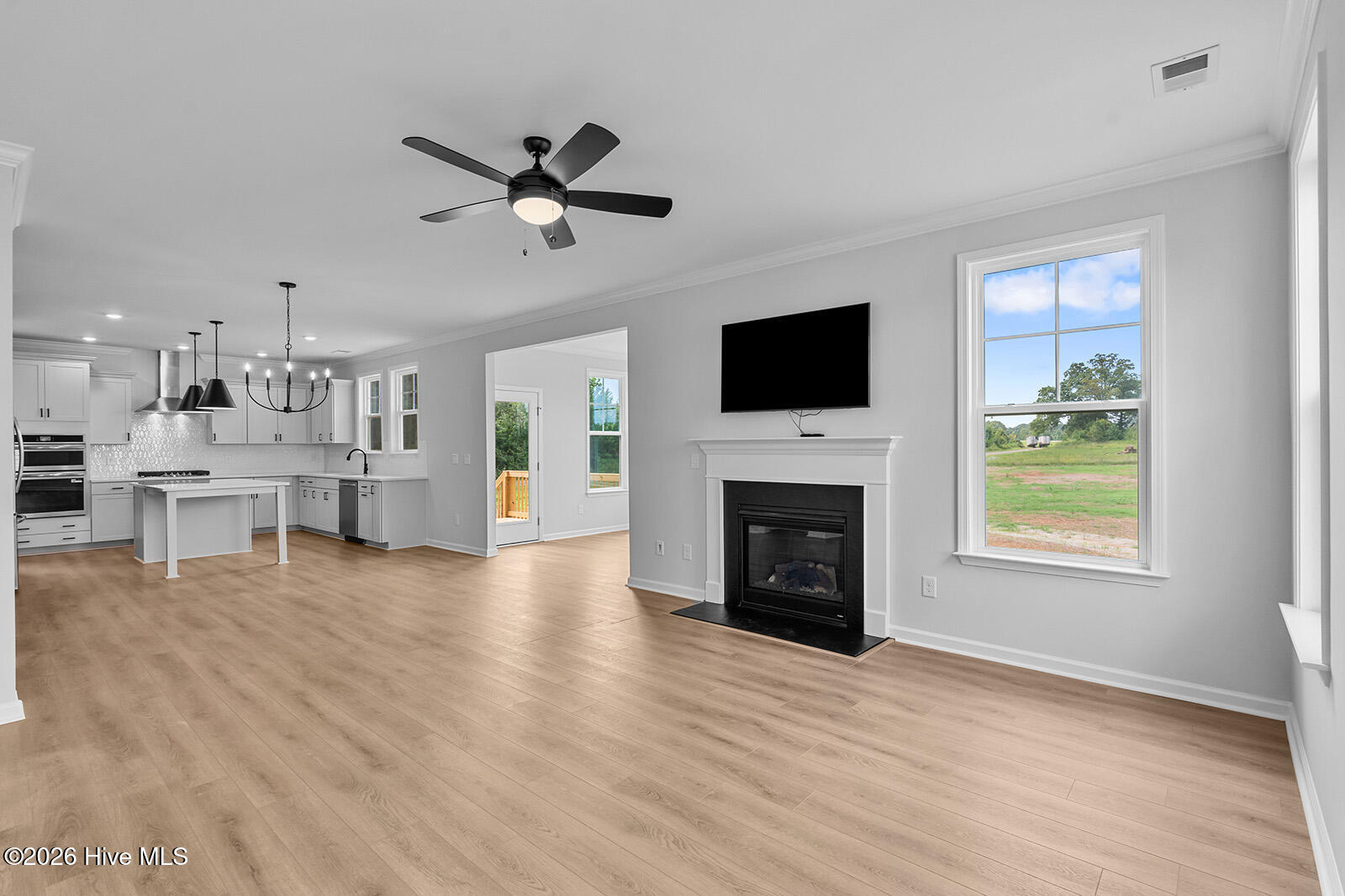 202 Planters Walk