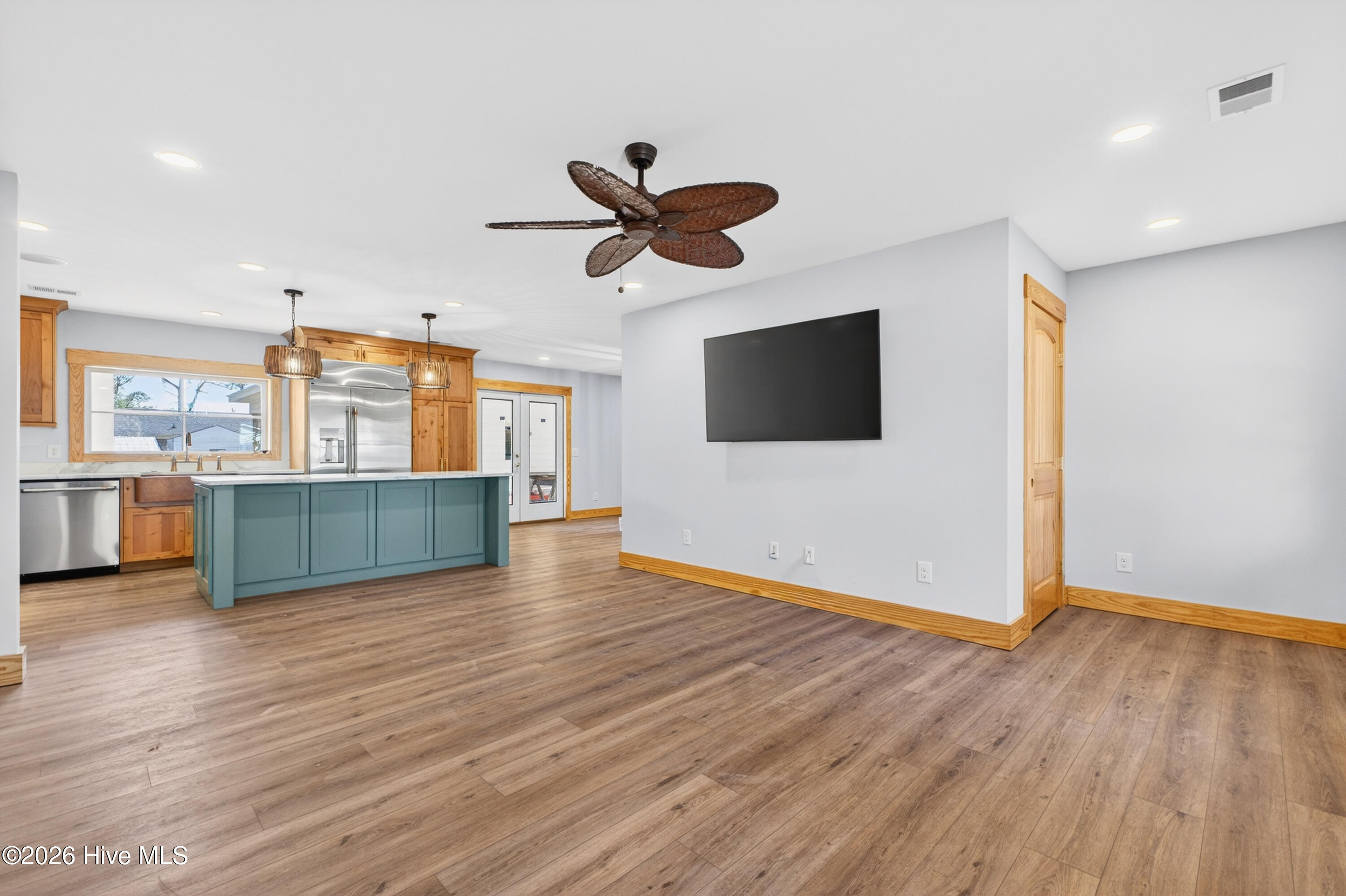 206 Azalea Circle