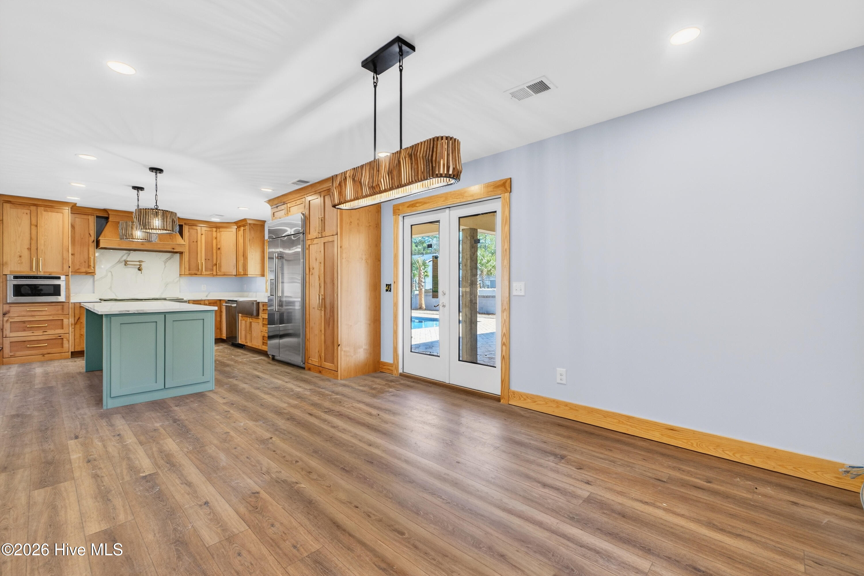 206 Azalea Circle