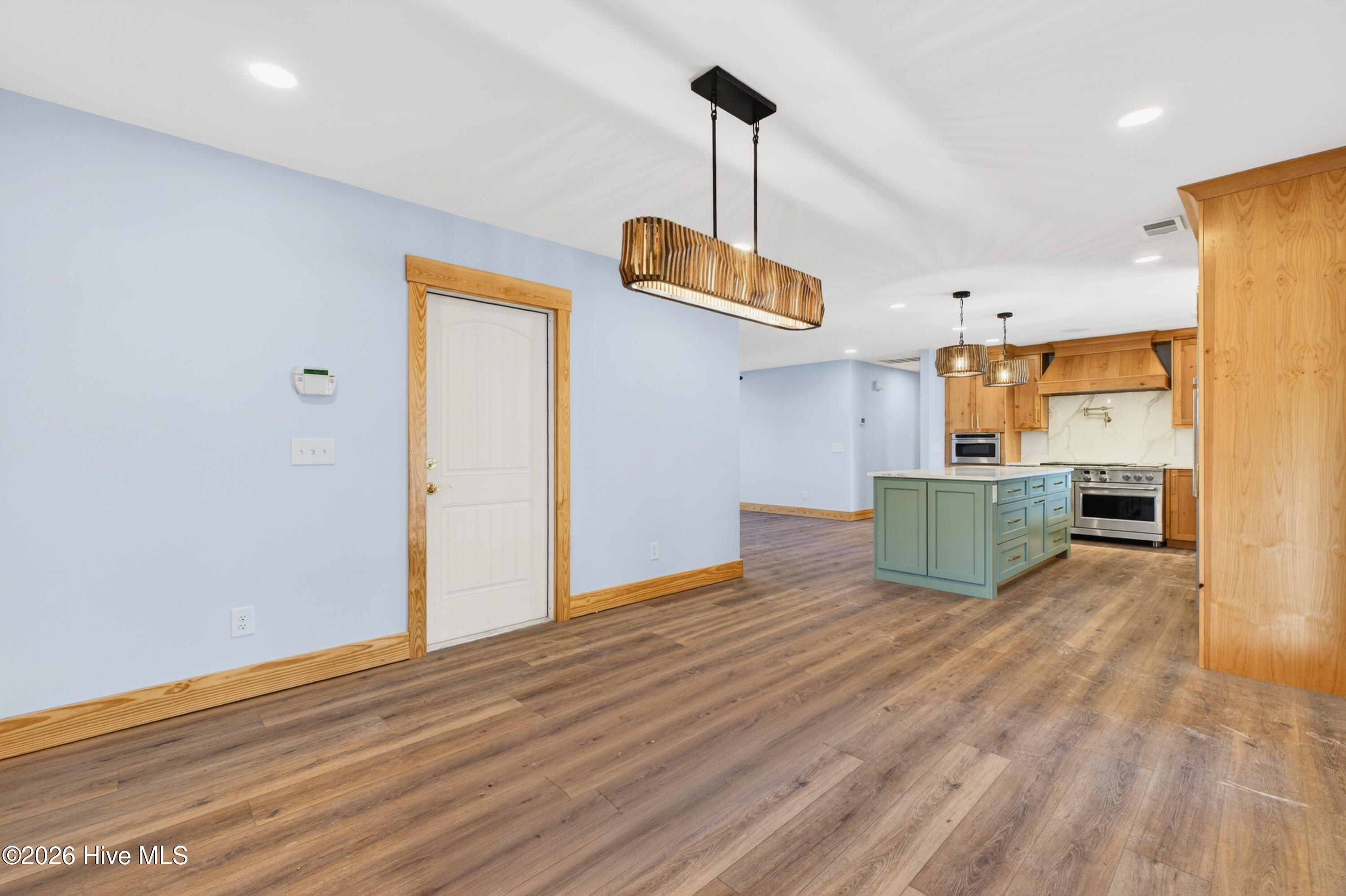 206 Azalea Circle
