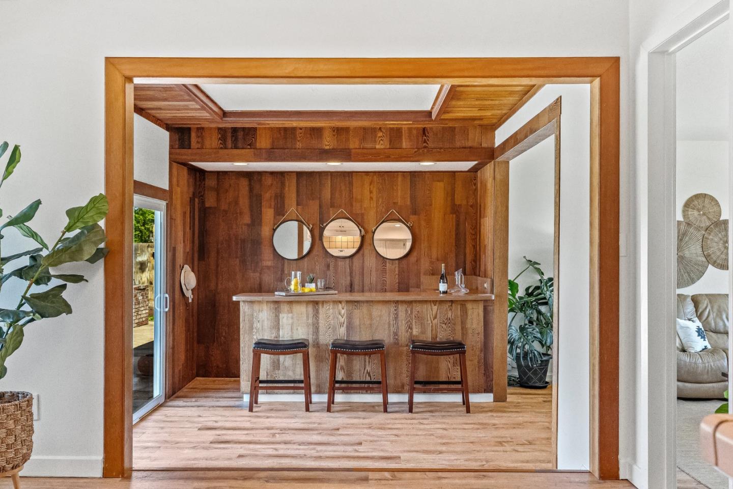 213 Calabasas RD