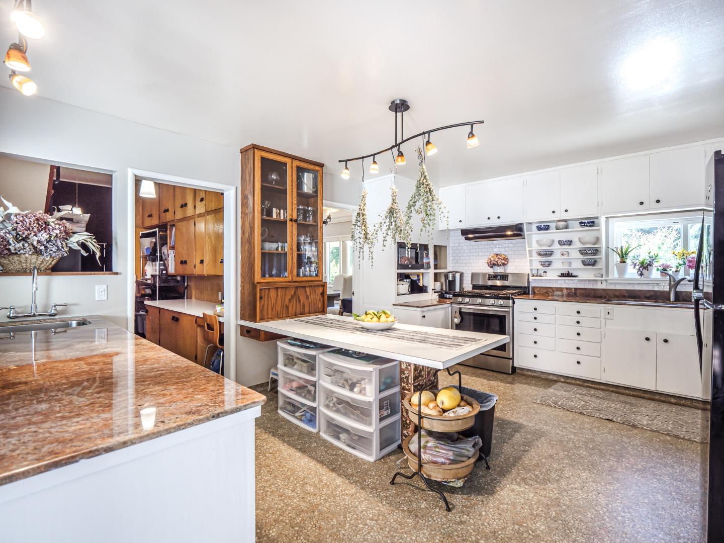 2904 El Rancho DR