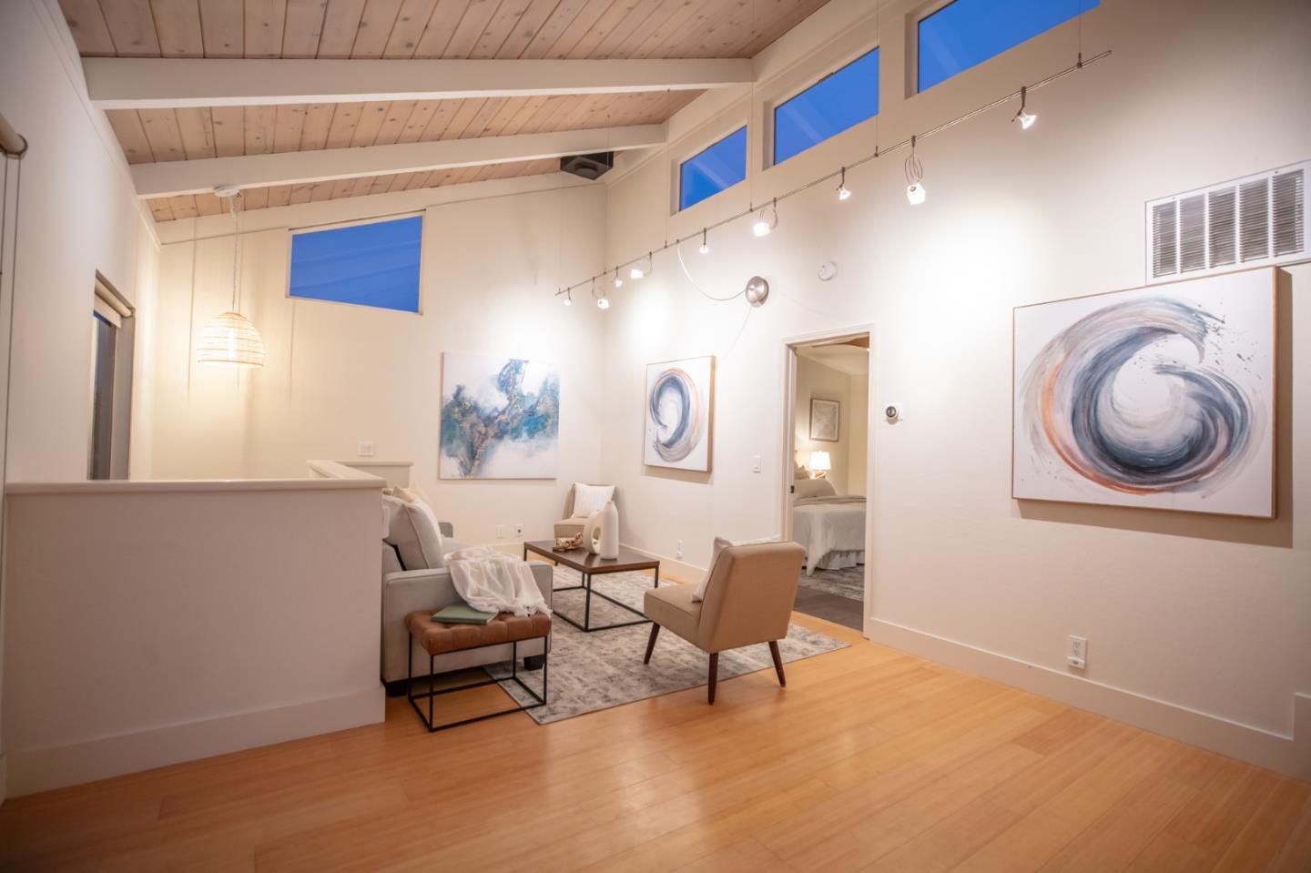 320 6th AVE