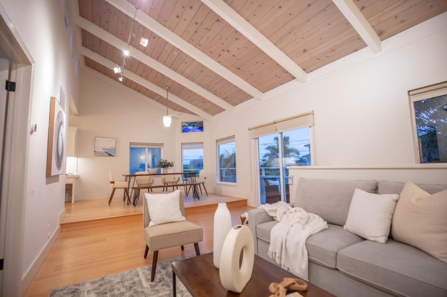 320 6th AVE