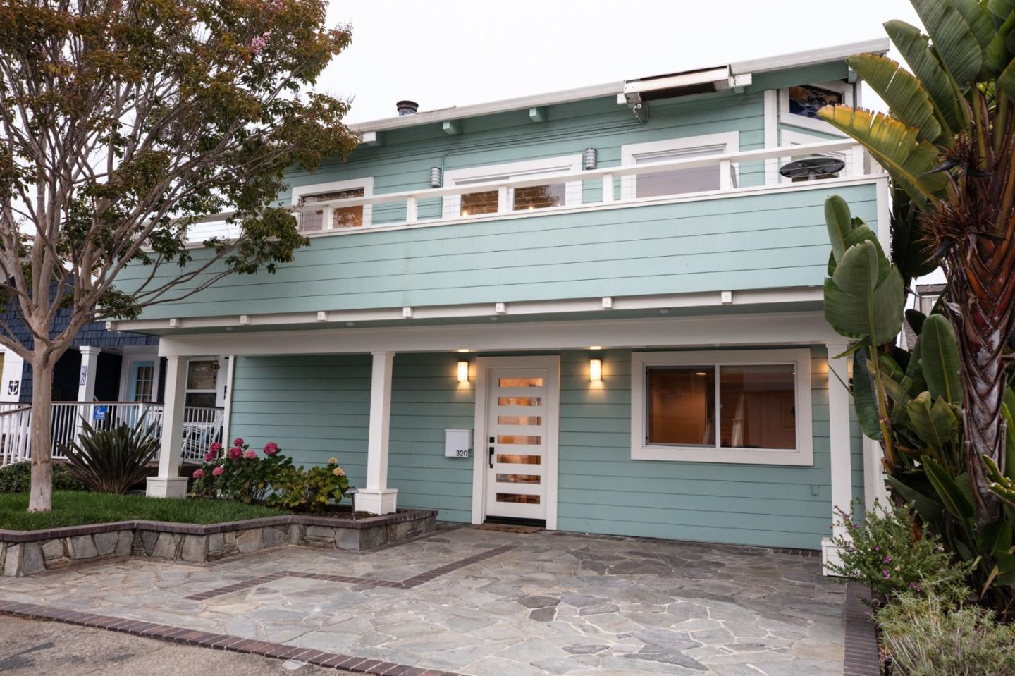 320 6th AVE