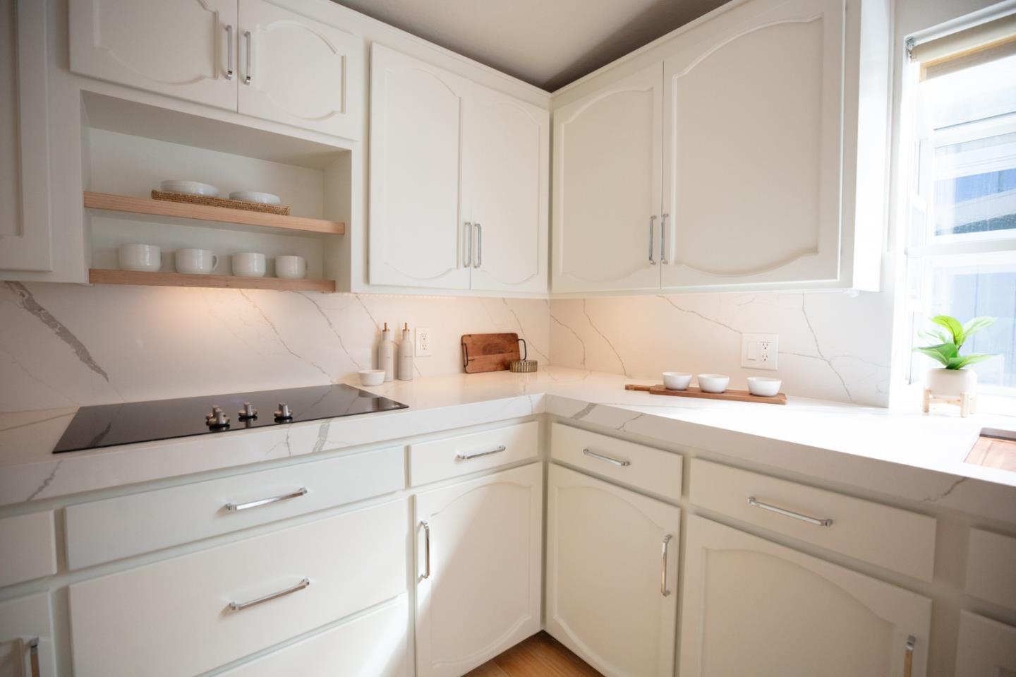 320 6th AVE