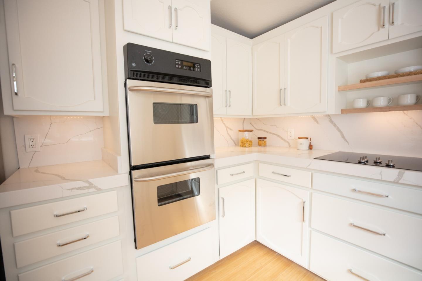 320 6th AVE