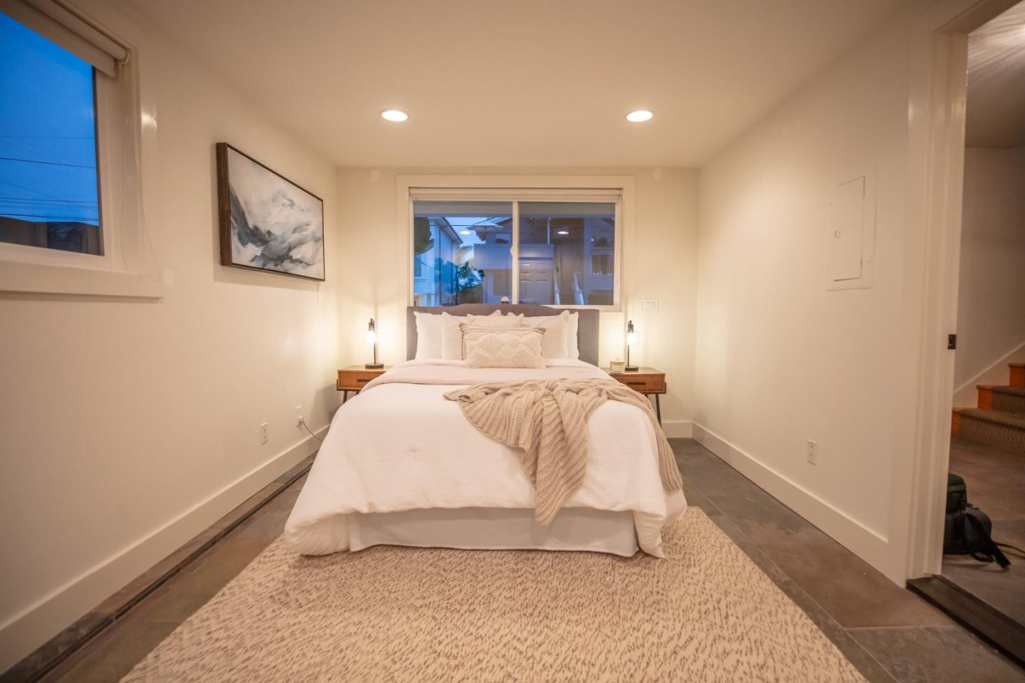 320 6th AVE