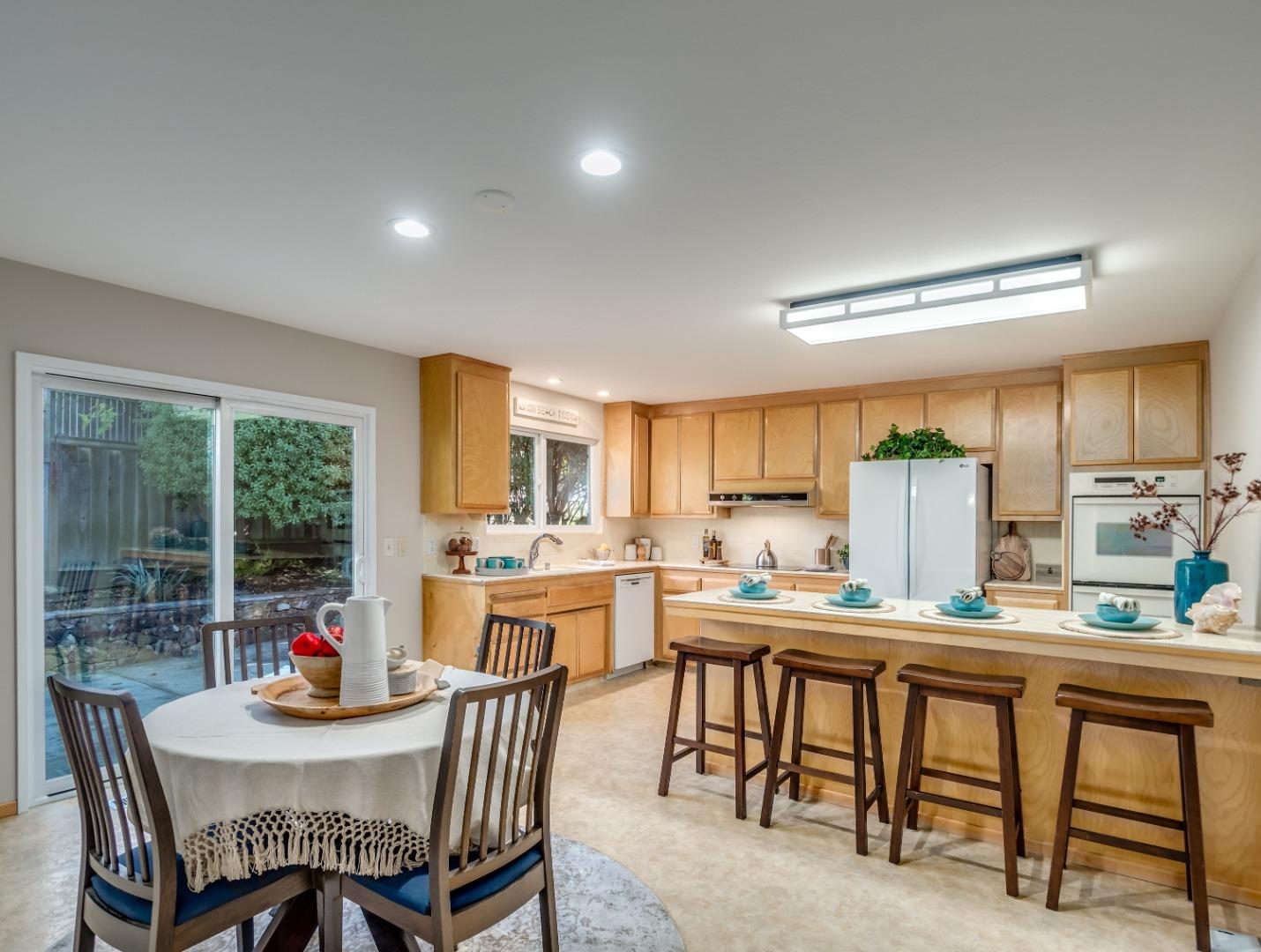 673 Clubhouse DR