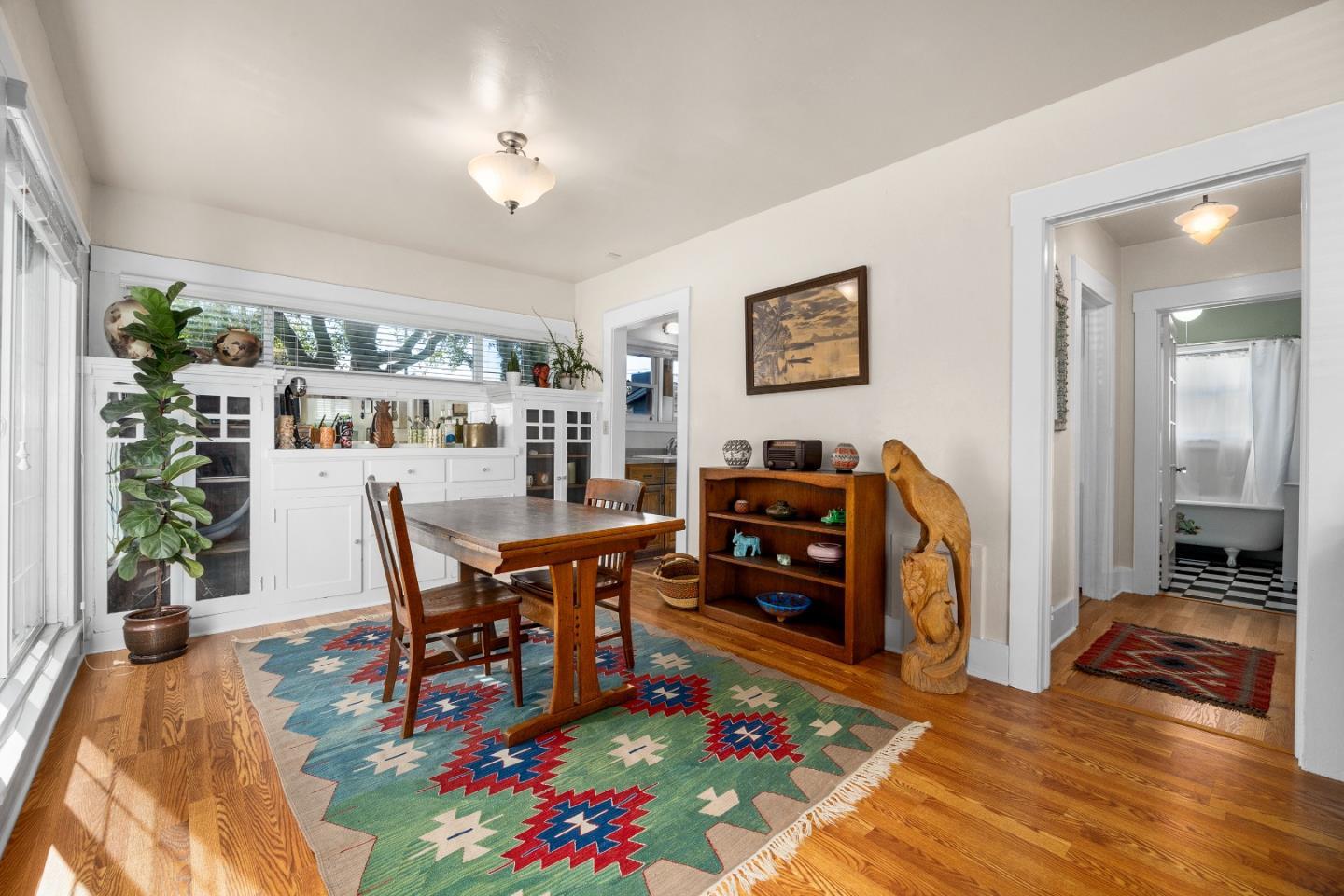 313 Dakota AVE