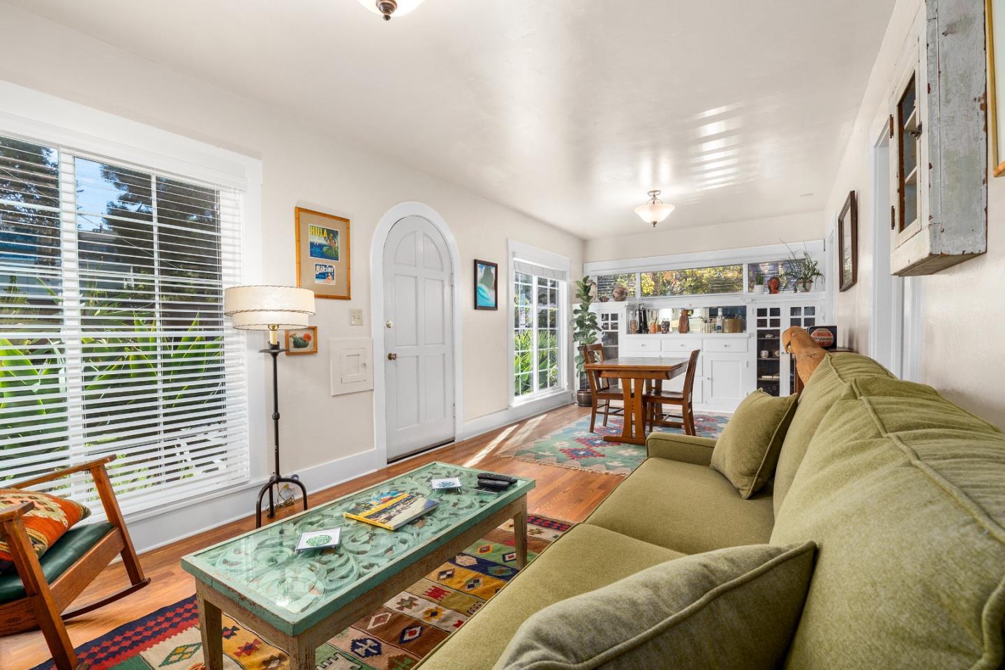 313 Dakota AVE