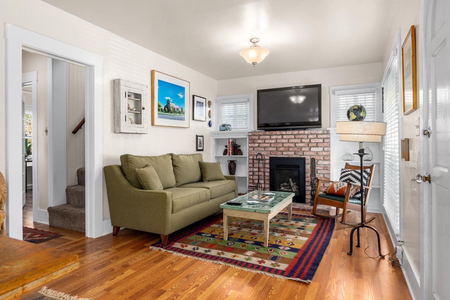 313 Dakota AVE