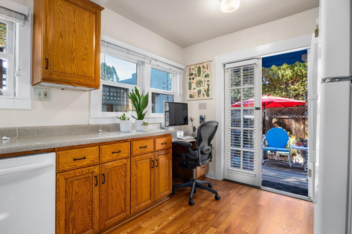 313 Dakota AVE