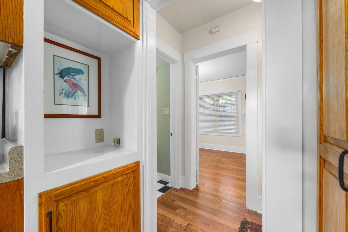 313 Dakota AVE