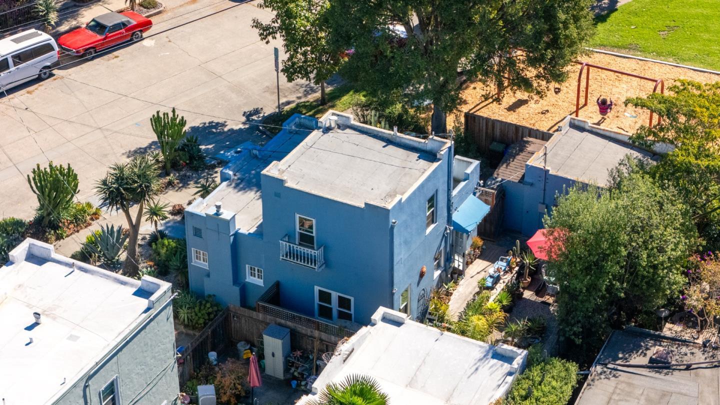 313 Dakota AVE