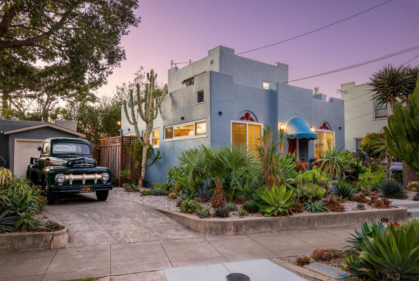 313 Dakota AVE