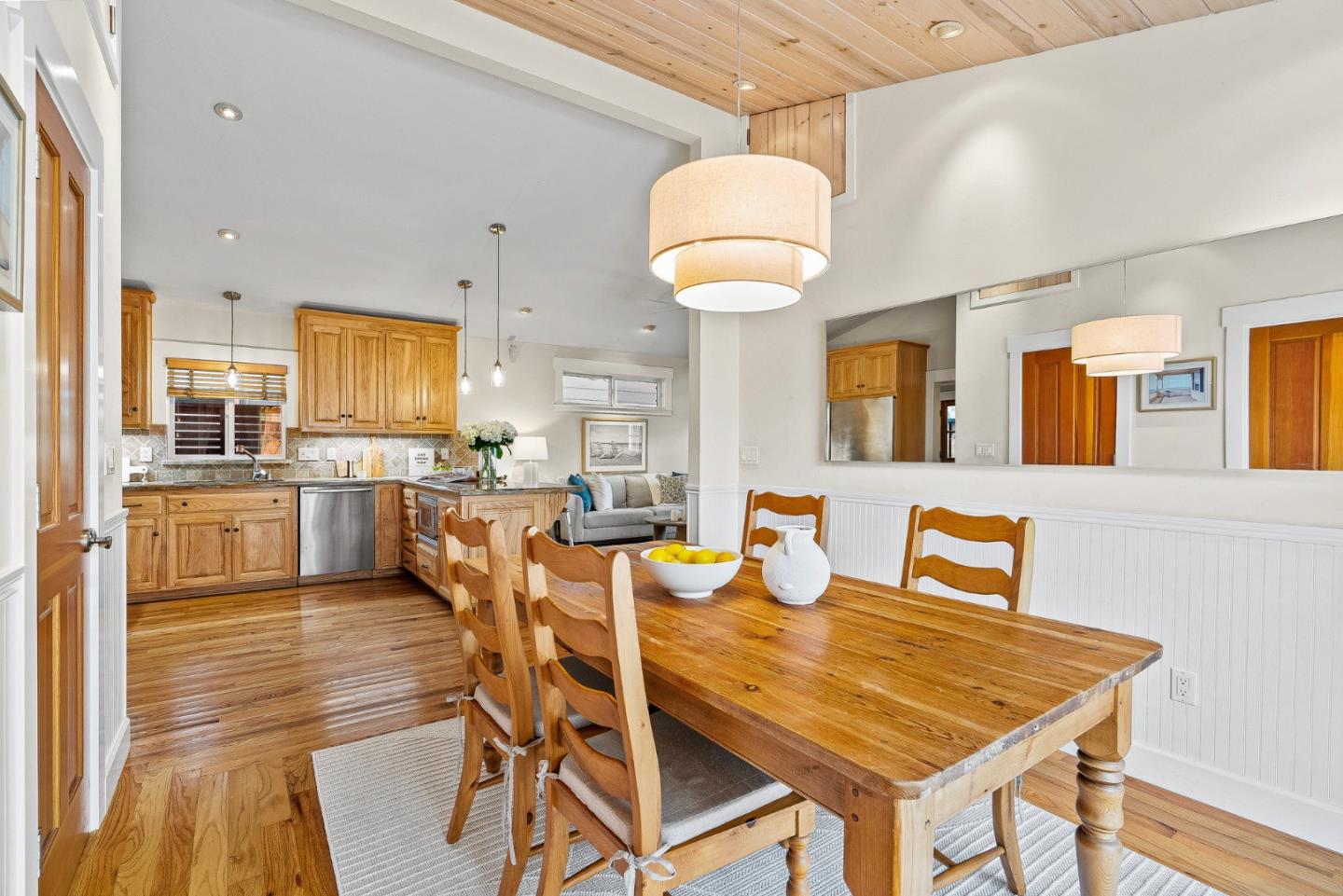 330 6th AVE