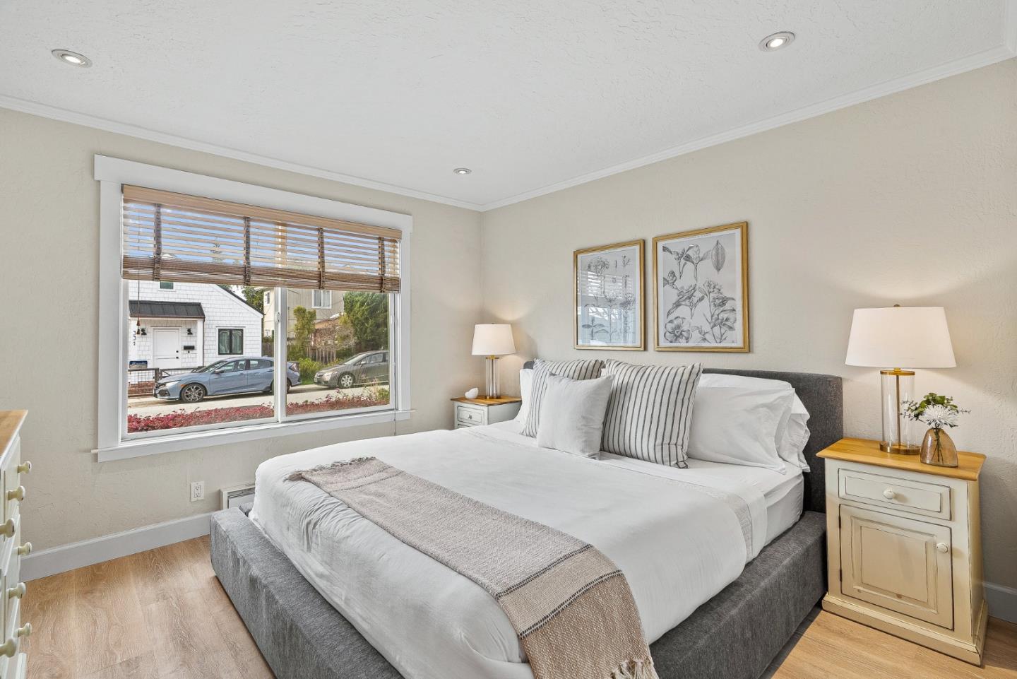 330 6th AVE