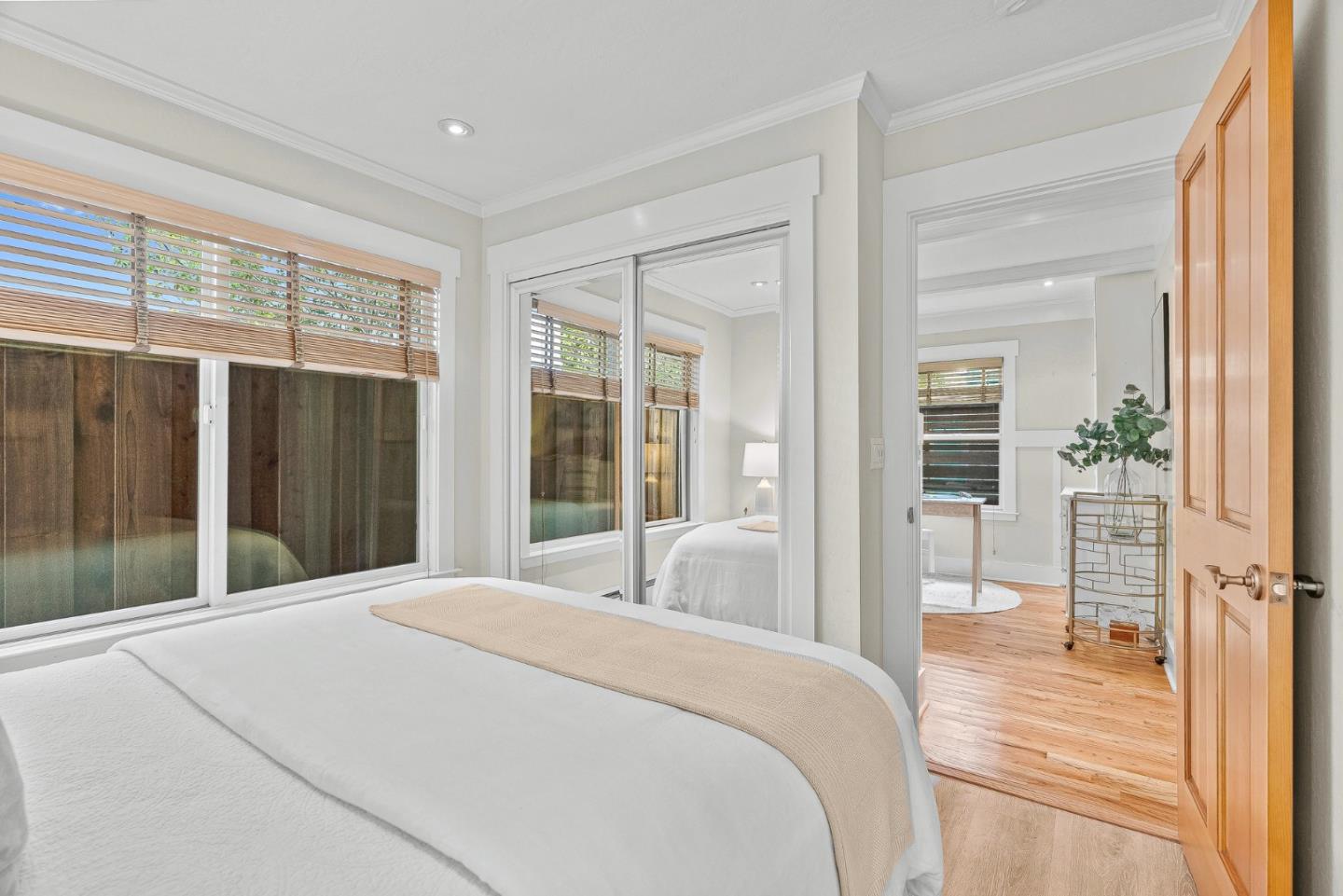 330 6th AVE
