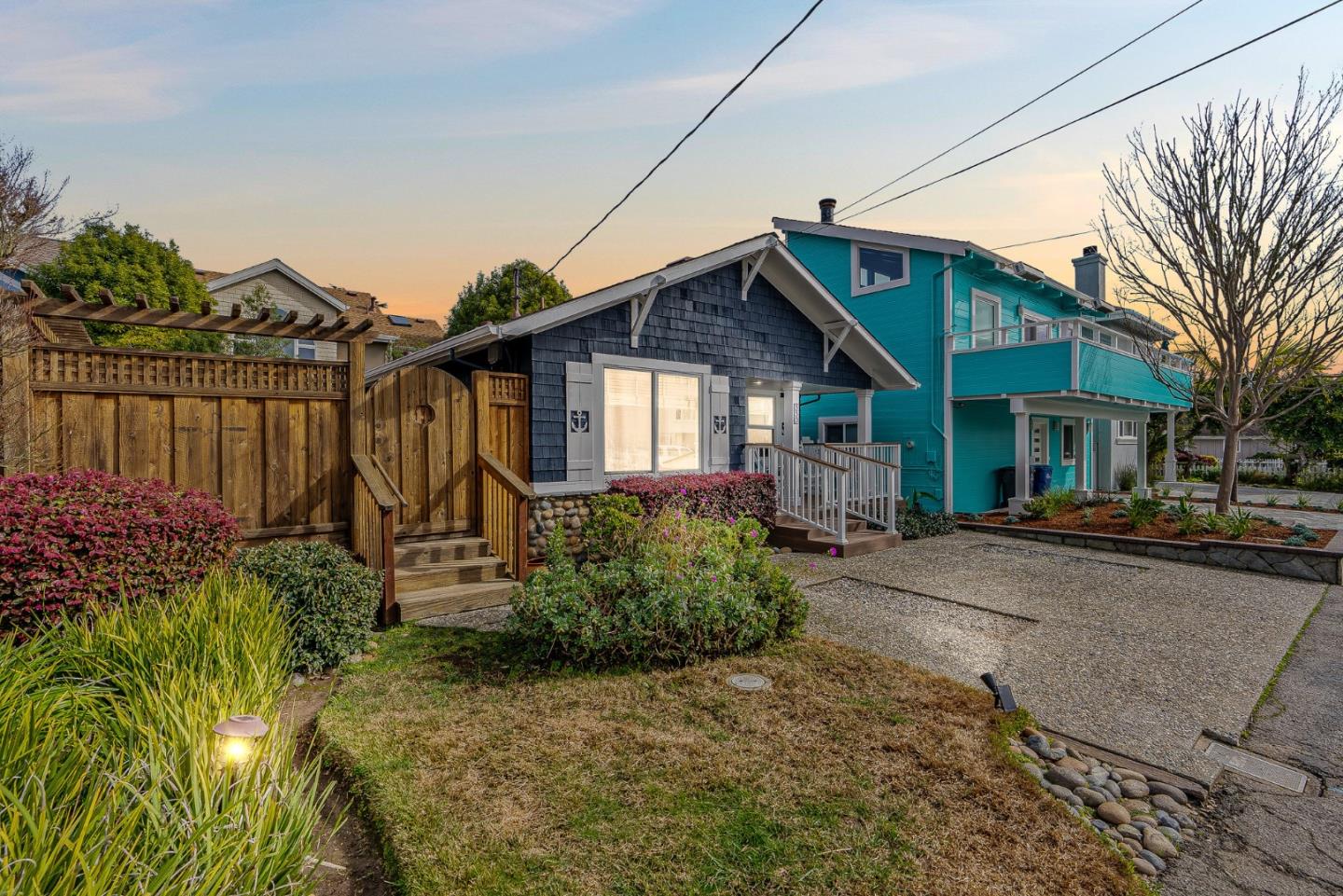 330 6th AVE