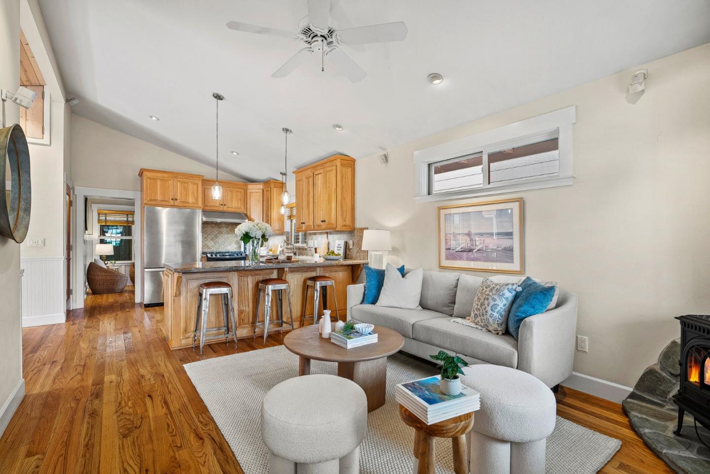 330 6th AVE