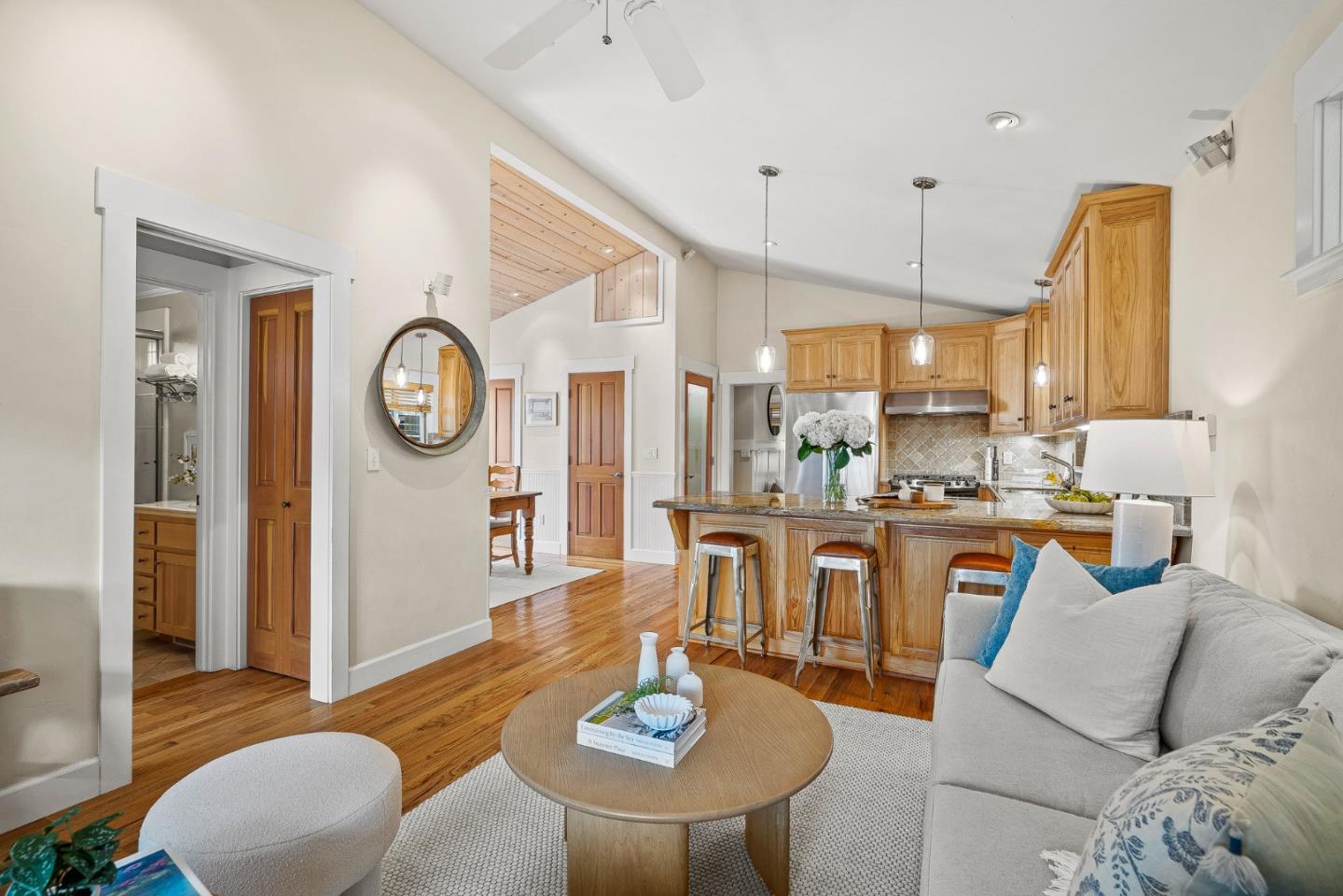 330 6th AVE