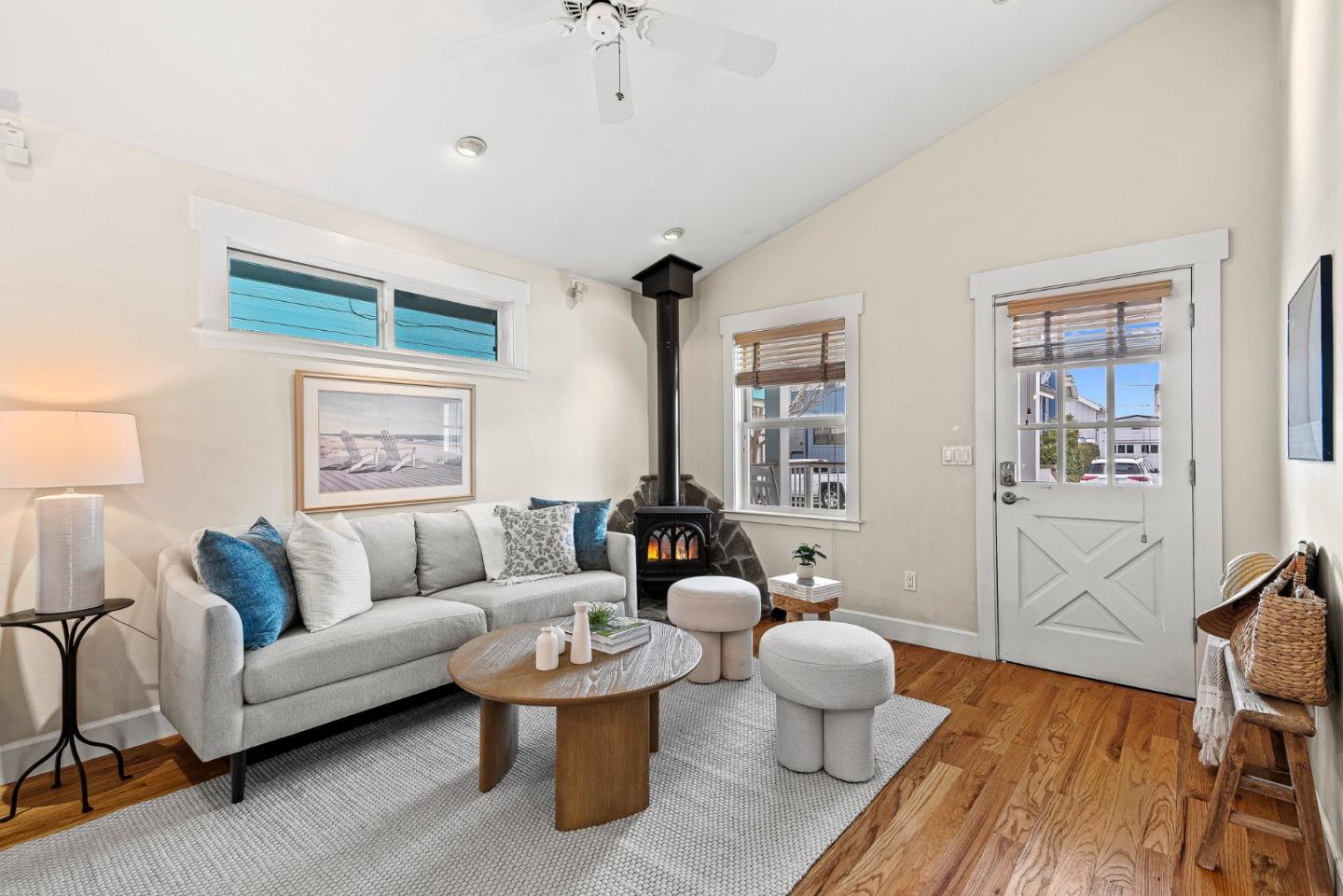 330 6th AVE
