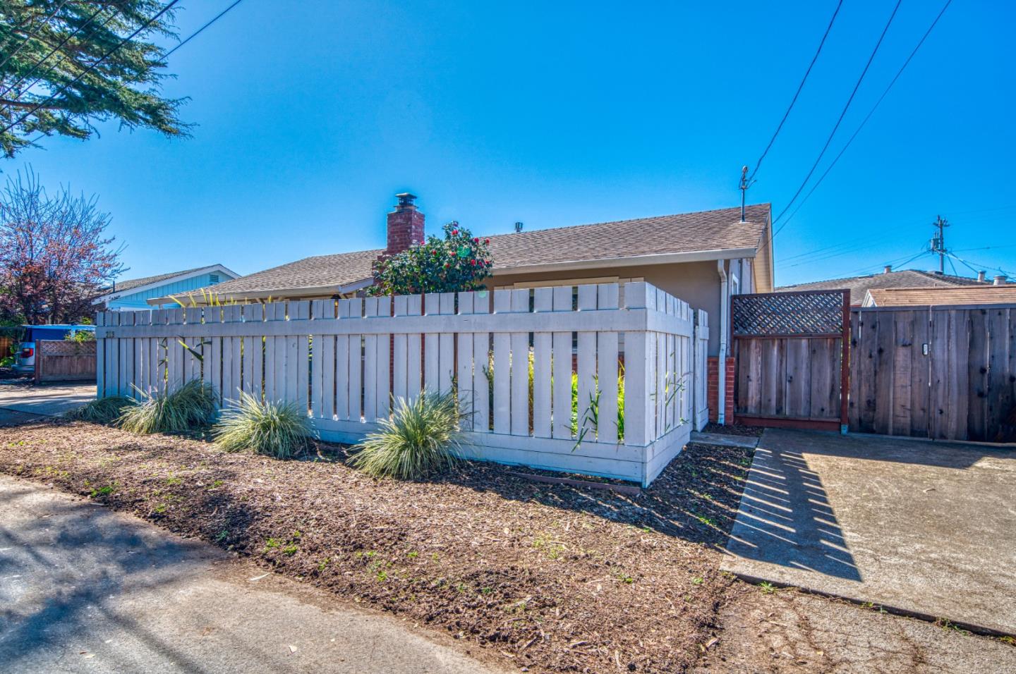 213 Poplar ST