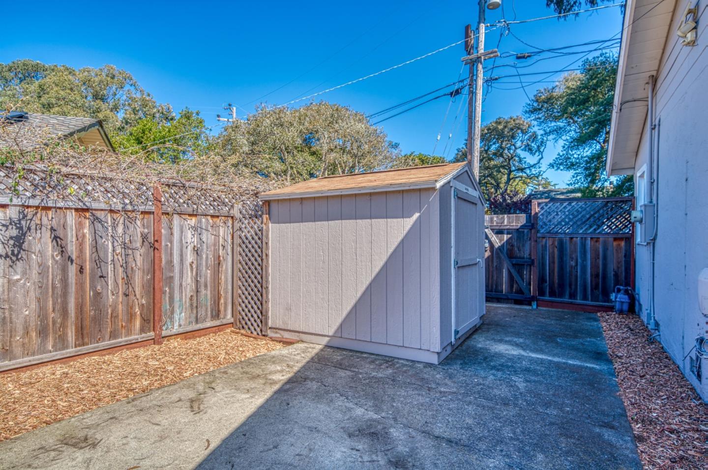 213 Poplar ST