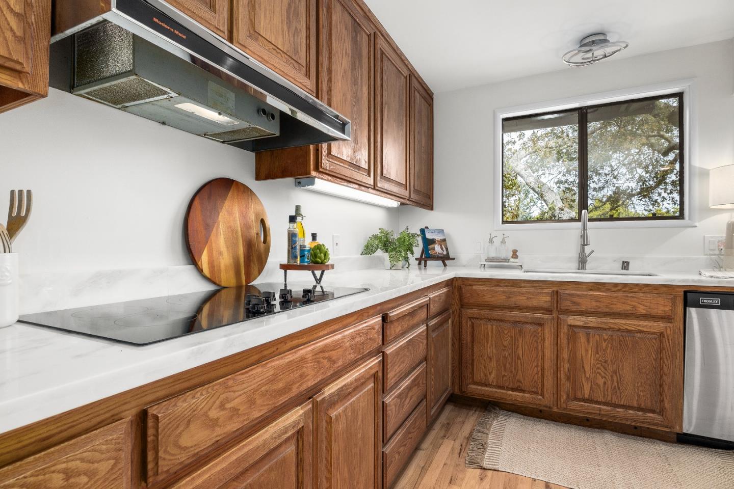 1431 La Madrona DR