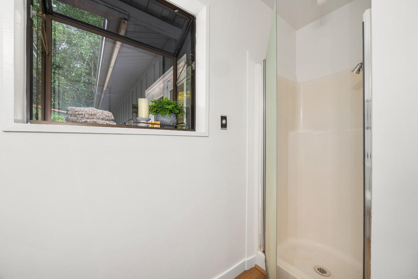 1431 La Madrona DR
