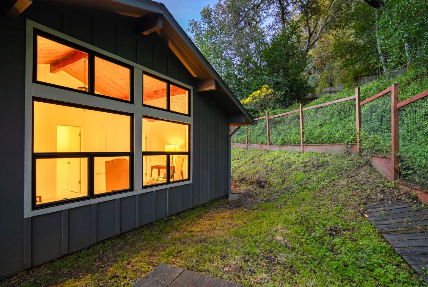 1431 La Madrona DR