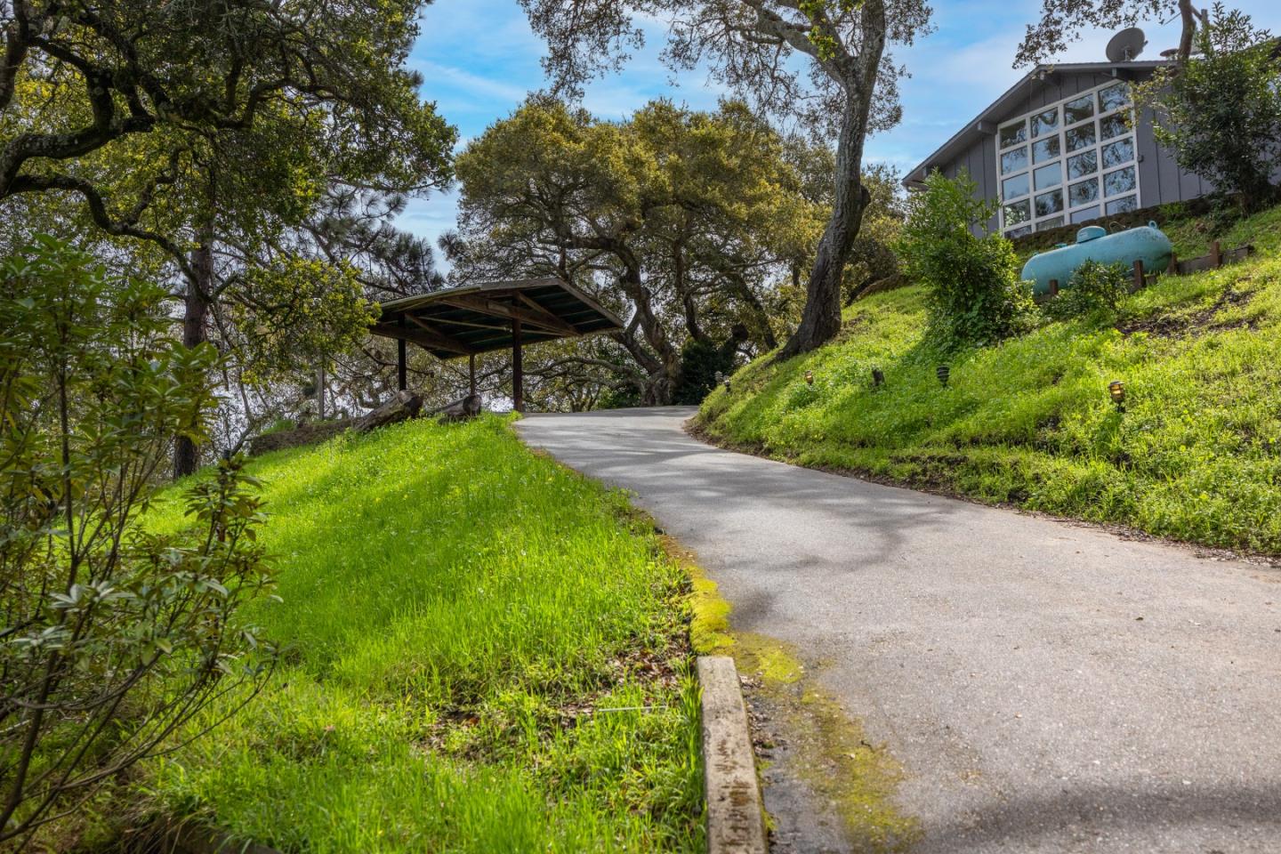 1431 La Madrona DR