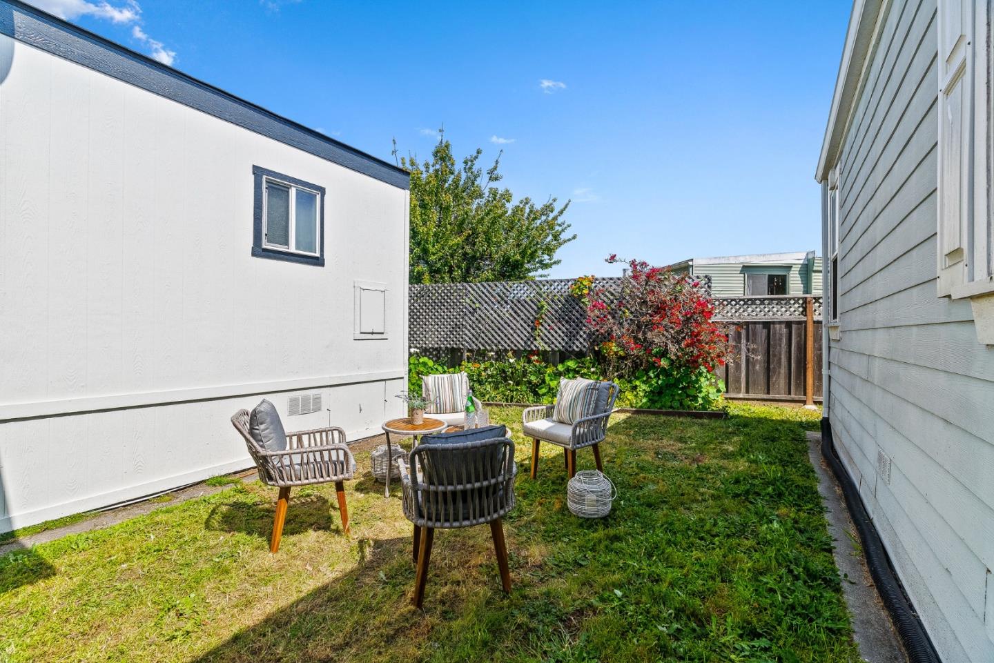 1040 38th AVE 52