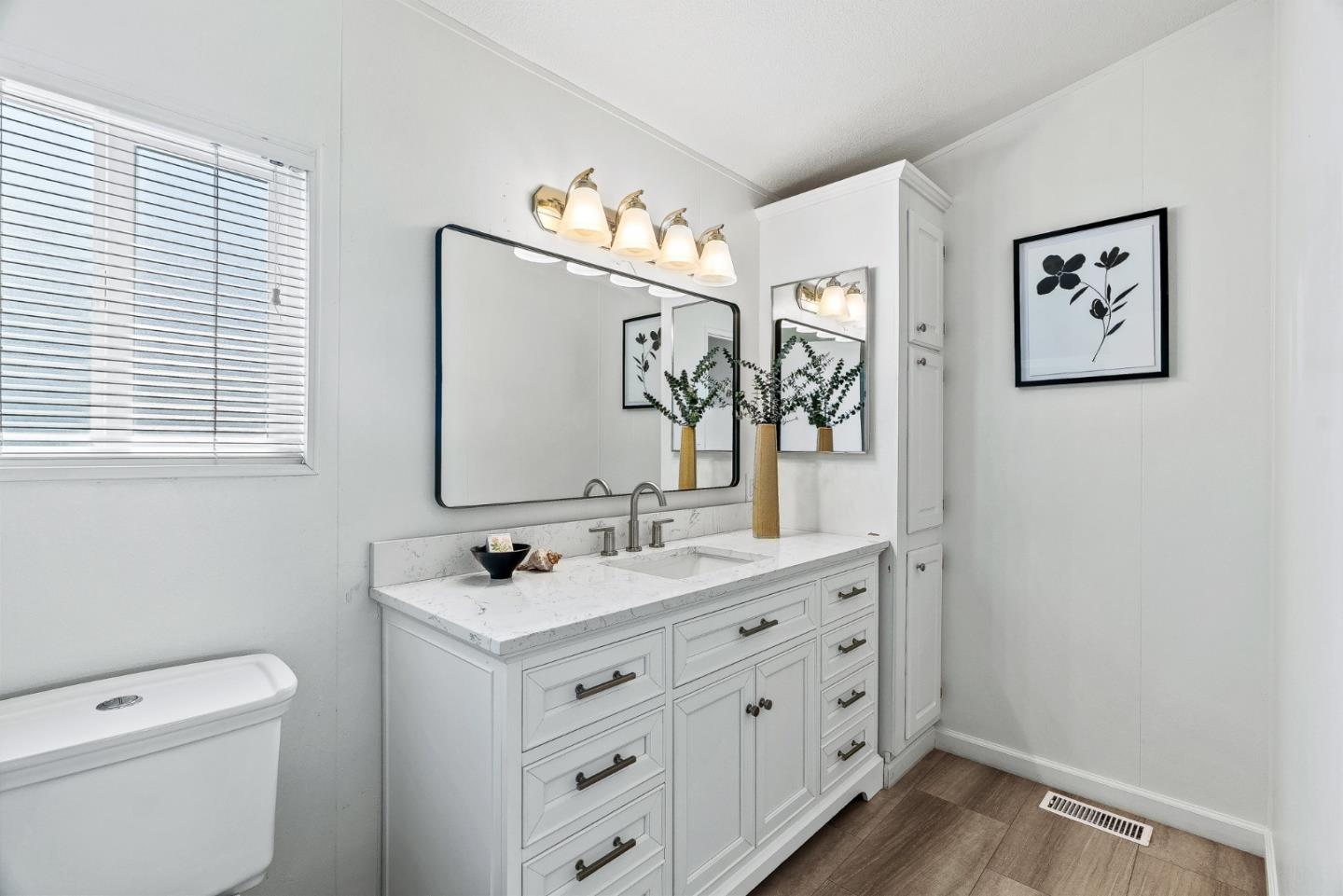 1040 38th AVE 52