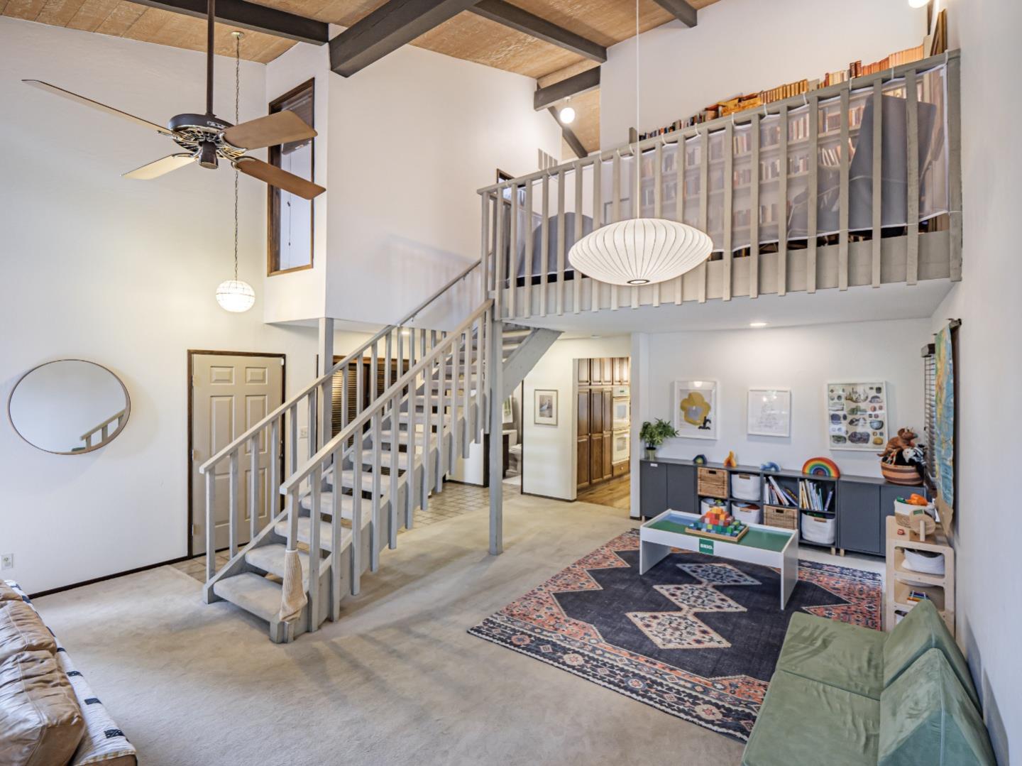 251 Sunnycroft Road