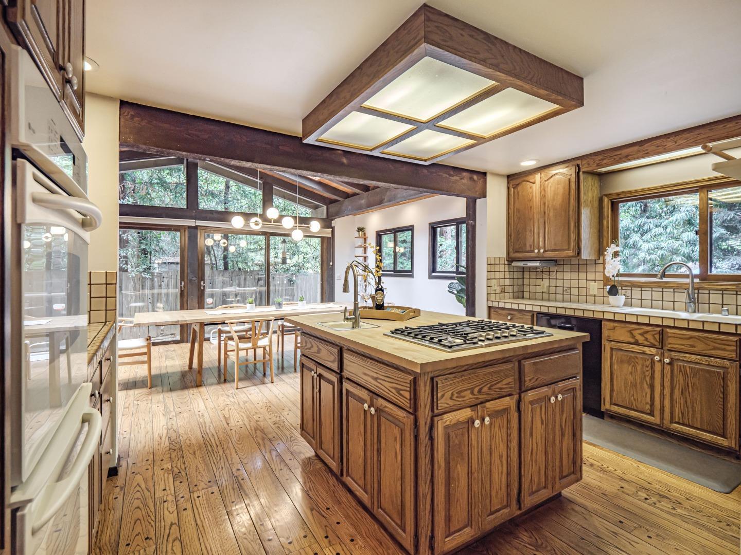 251 Sunnycroft Road