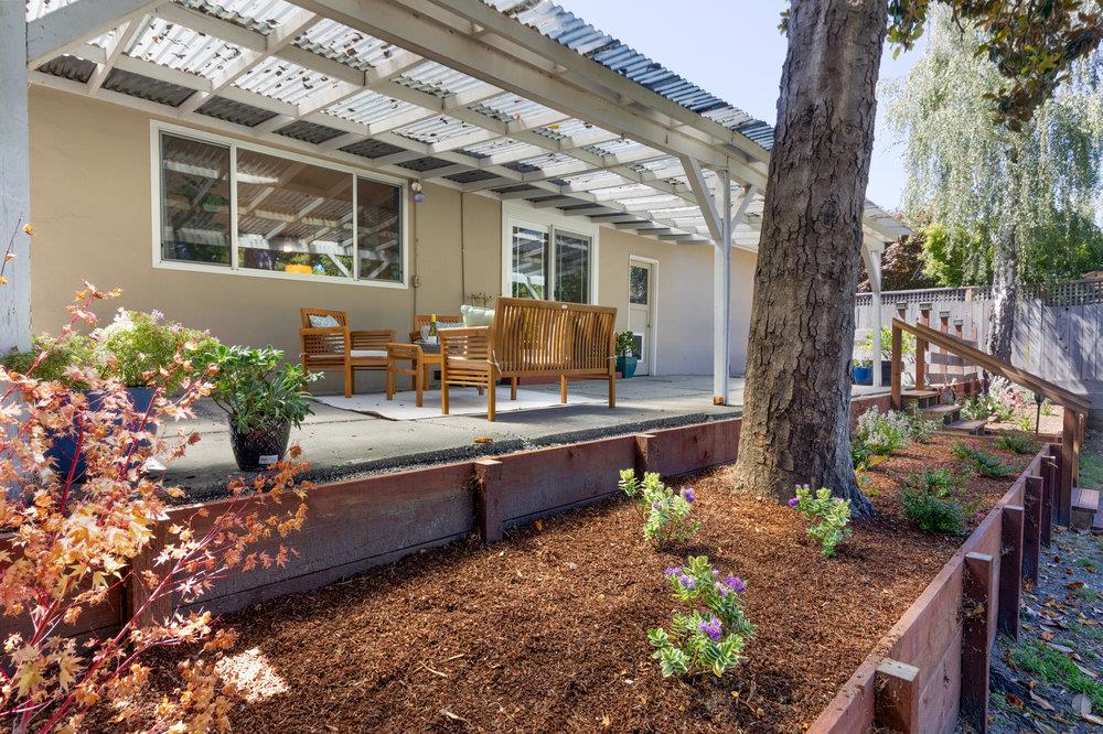 116 South Navarra Drive