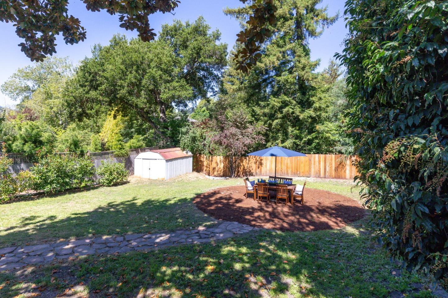 116 South Navarra Drive