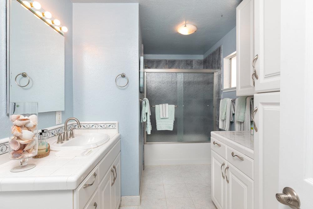 116 South Navarra Drive